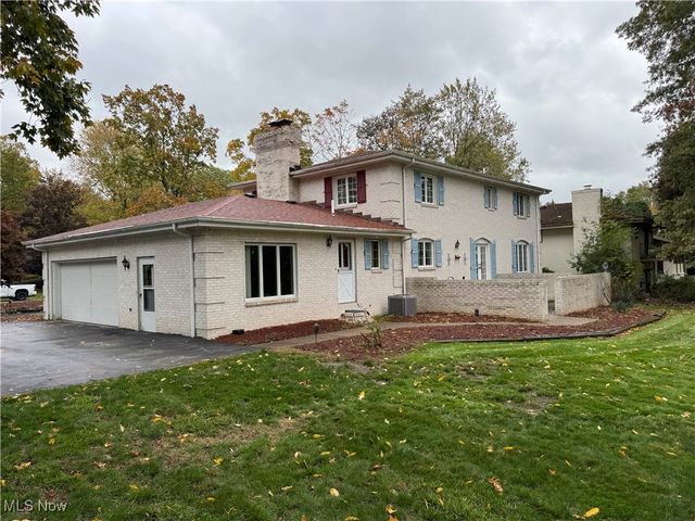 5594 Engleton Lane, Liberty, OH 44420