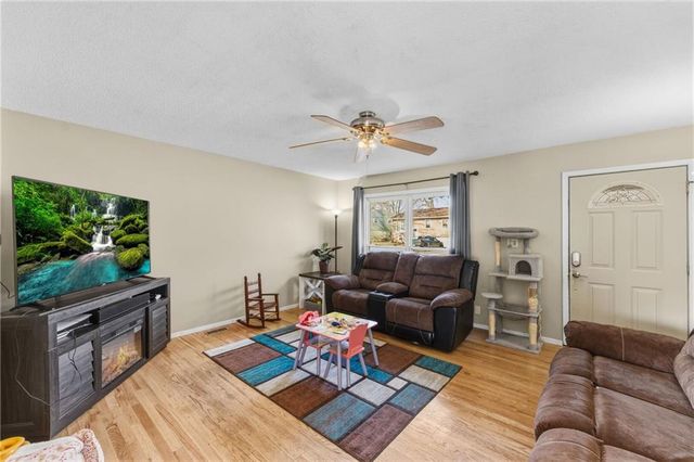 829 N Choctaw Avenue, Independence, MO 64056