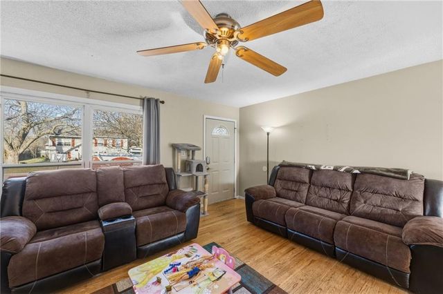 829 N Choctaw Avenue, Independence, MO 64056