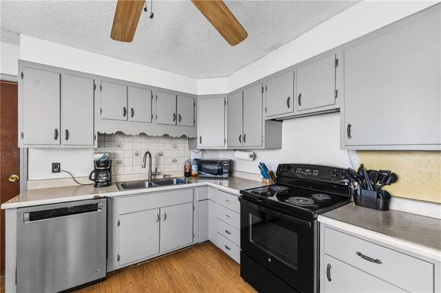 829 N Choctaw Avenue, Independence, MO 64056