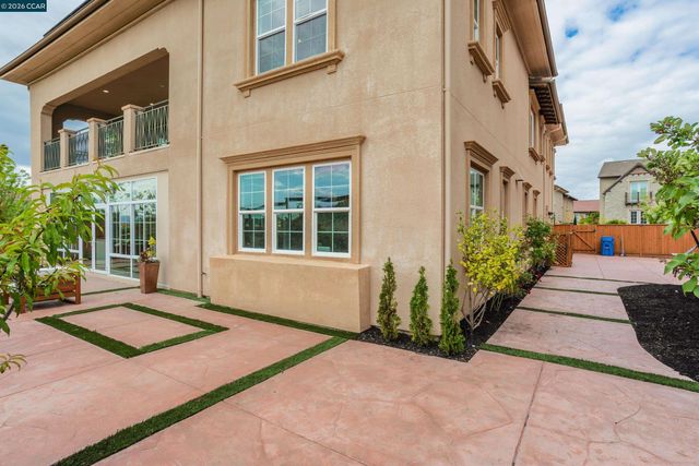 2071 Drysdale St, Danville, CA 94506