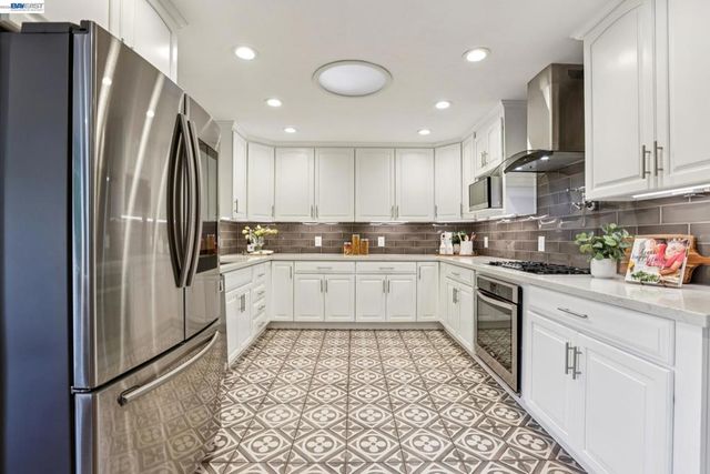 7799 Hermitage Ave, Newark, CA 94560