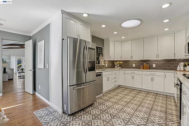 7799 Hermitage Ave, Newark, CA 94560