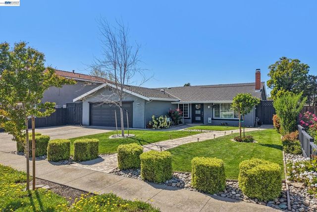 7799 Hermitage Ave, Newark, CA 94560