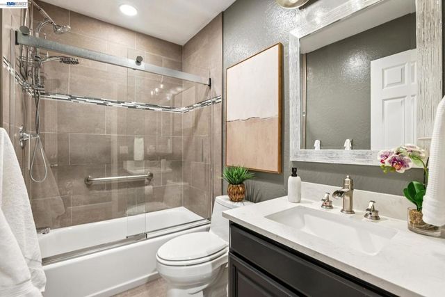 7799 Hermitage Ave, Newark, CA 94560