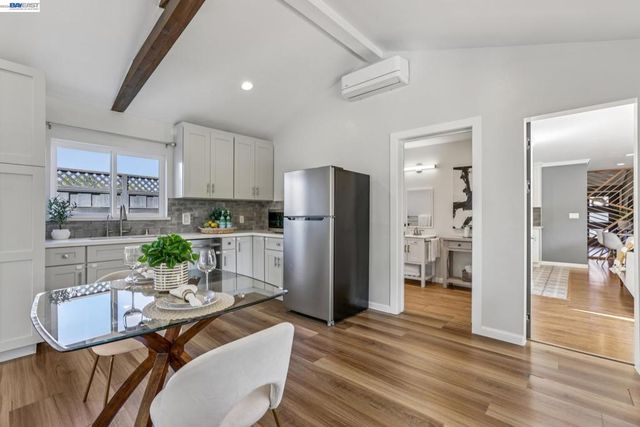 7799 Hermitage Ave, Newark, CA 94560