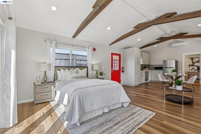 7799 Hermitage Ave, Newark, CA 94560
