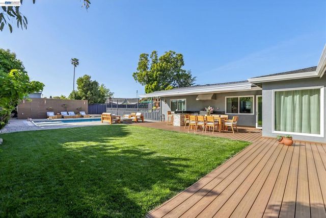 7799 Hermitage Ave, Newark, CA 94560