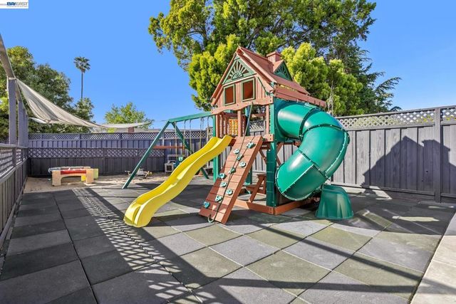 7799 Hermitage Ave, Newark, CA 94560