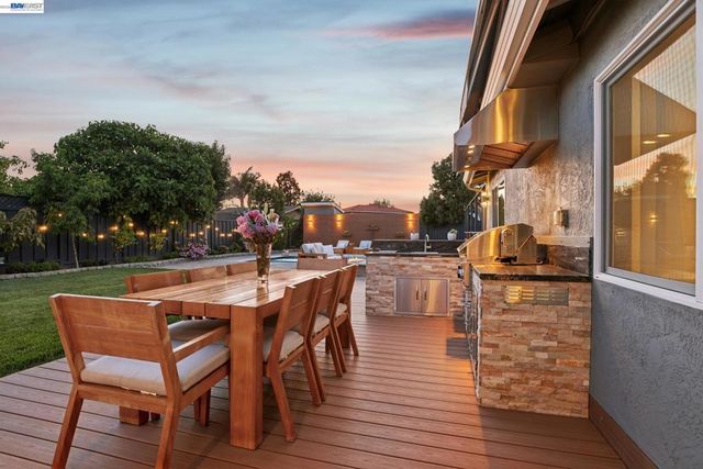 7799 Hermitage Ave, Newark, CA 94560