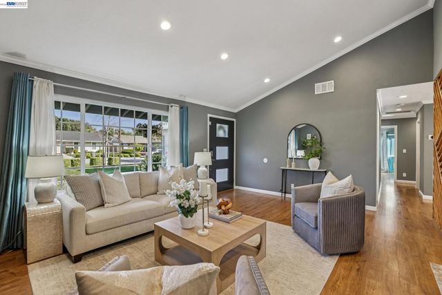 7799 Hermitage Ave, Newark, CA 94560