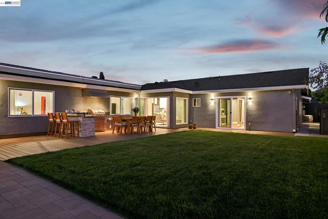7799 Hermitage Ave, Newark, CA 94560