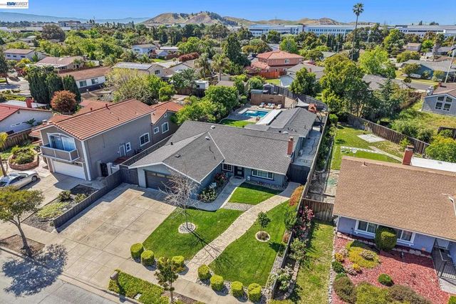 7799 Hermitage Ave, Newark, CA 94560