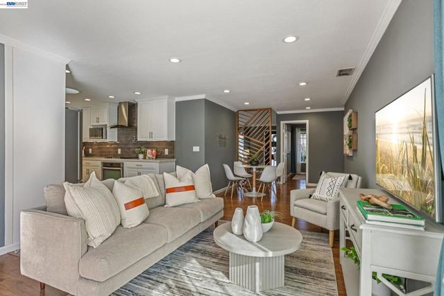 7799 Hermitage Ave, Newark, CA 94560