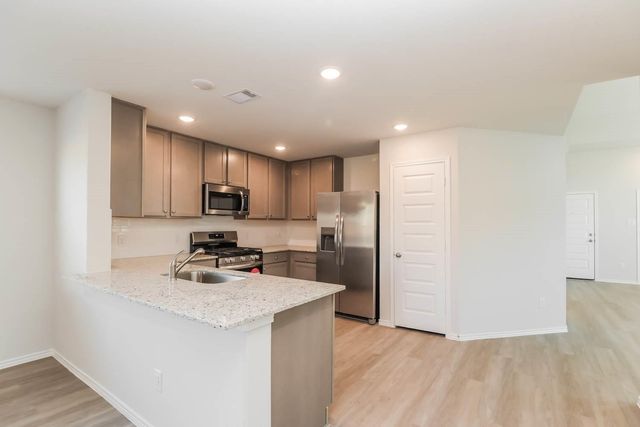 5711 Daphne Drive, Montgomery, TX 77316