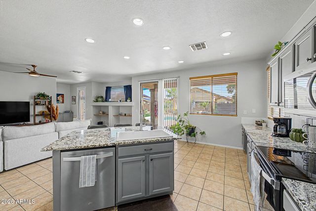 13355 W MAUNA LOA Lane, Surprise, AZ 85379