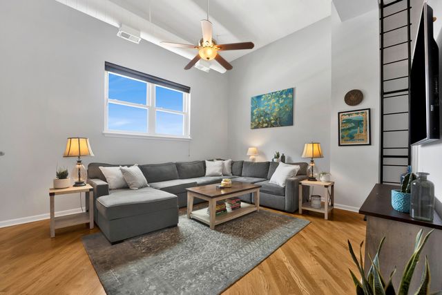 1019 W Jackson Boulevard 3J, Chicago, IL 60607