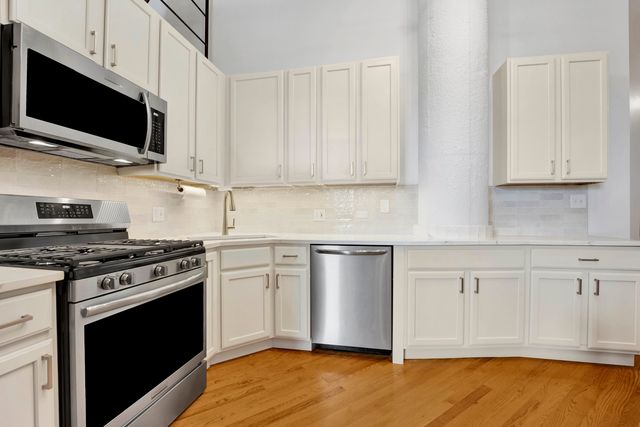 1019 W Jackson Boulevard 3J, Chicago, IL 60607