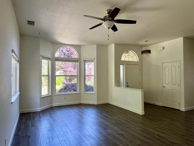 500 Silkwood Dr, Auburn, CA 95603