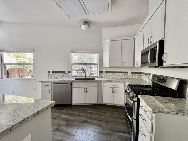 500 Silkwood Dr, Auburn, CA 95603