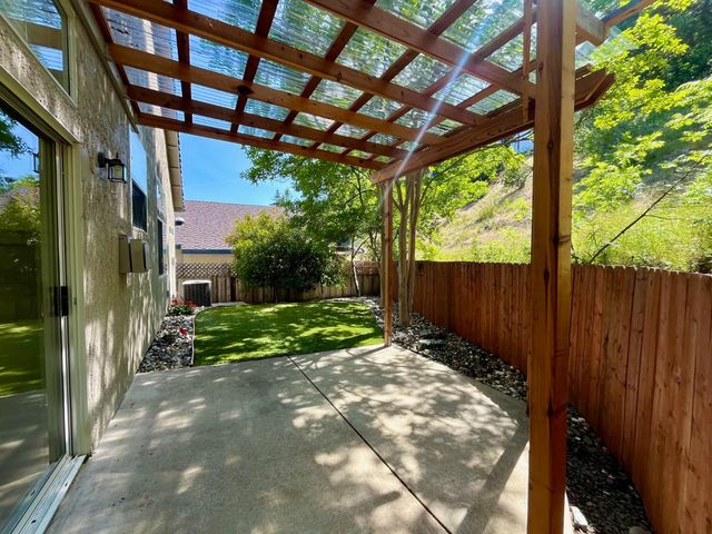 500 Silkwood Dr, Auburn, CA 95603