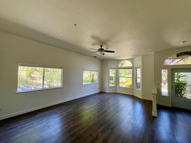 500 Silkwood Dr, Auburn, CA 95603