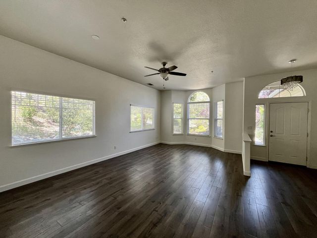 500 Silkwood Dr, Auburn, CA 95603