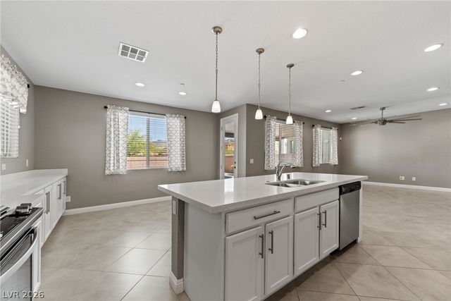 2462 Sylvan Hymn Street, Henderson, NV 89044