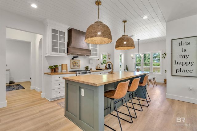 19058 James Road, Gulf Shores, AL 36542