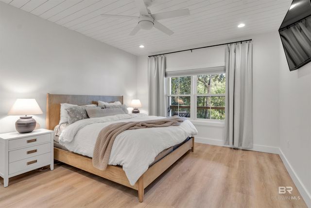 19058 James Road, Gulf Shores, AL 36542