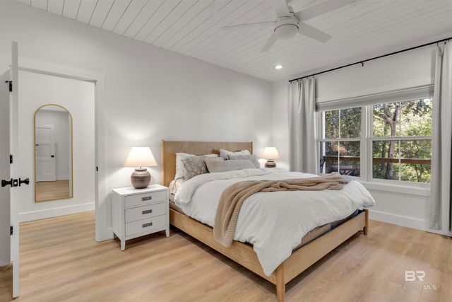 19058 James Road, Gulf Shores, AL 36542