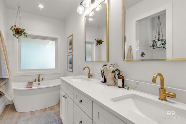 19058 James Road, Gulf Shores, AL 36542