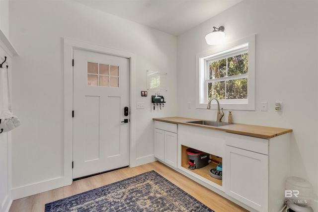 19058 James Road, Gulf Shores, AL 36542