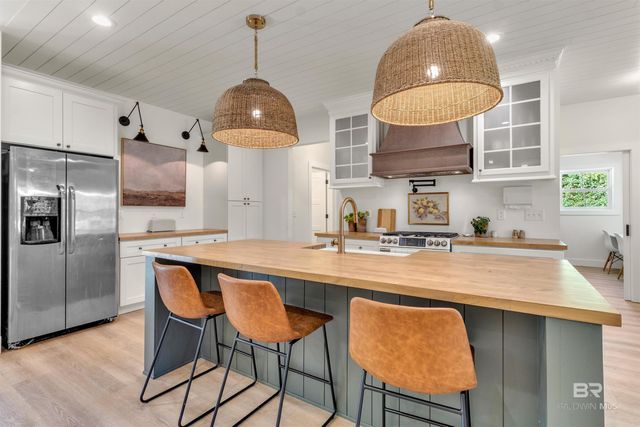 19058 James Road, Gulf Shores, AL 36542