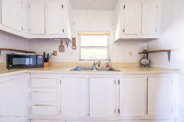 114 W Holiday Beach Loop, Mcdaniels, KY 40152