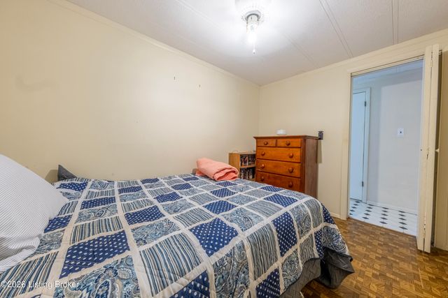 114 W Holiday Beach Loop, Mcdaniels, KY 40152
