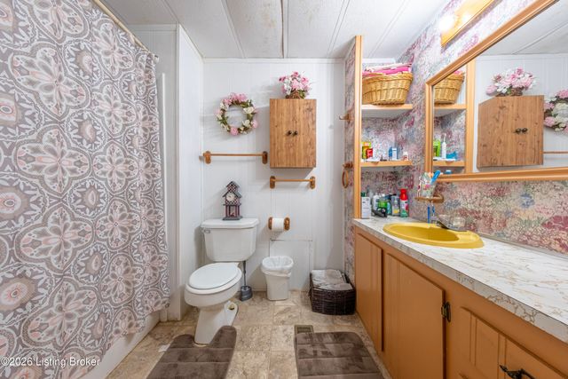 114 W Holiday Beach Loop, Mcdaniels, KY 40152