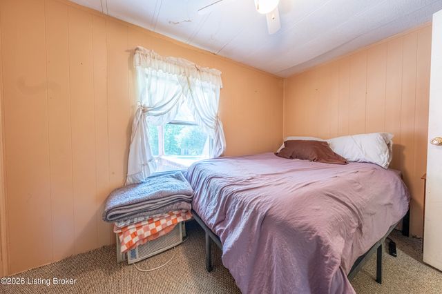 114 W Holiday Beach Loop, Mcdaniels, KY 40152