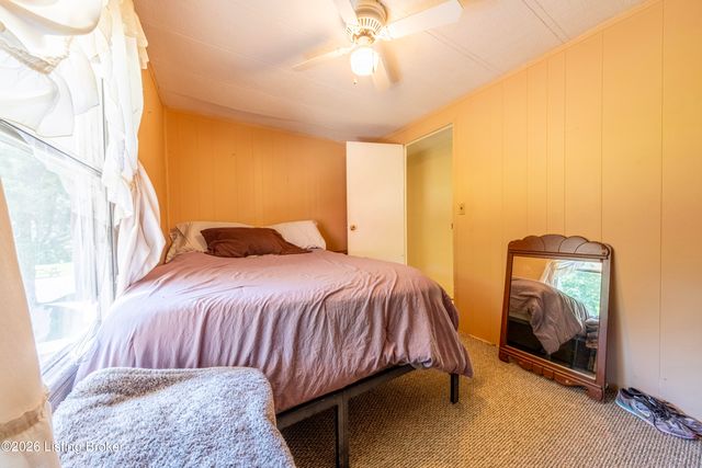 114 W Holiday Beach Loop, Mcdaniels, KY 40152