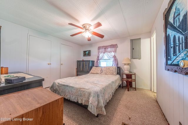 114 W Holiday Beach Loop, Mcdaniels, KY 40152