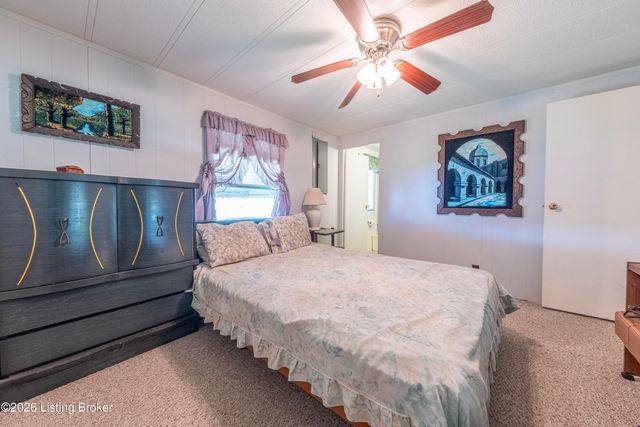 114 W Holiday Beach Loop, Mcdaniels, KY 40152