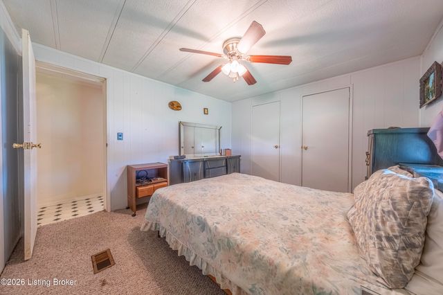 114 W Holiday Beach Loop, Mcdaniels, KY 40152