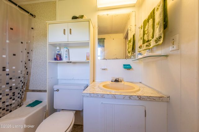 114 W Holiday Beach Loop, Mcdaniels, KY 40152