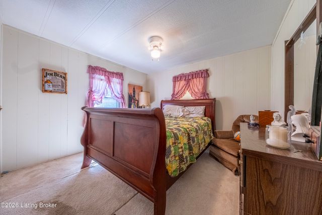 114 W Holiday Beach Loop, Mcdaniels, KY 40152