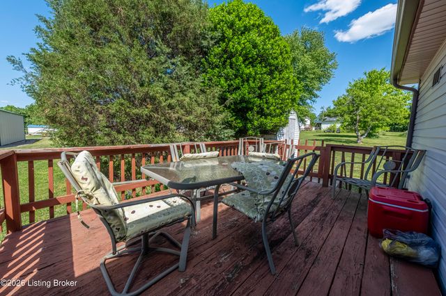 114 W Holiday Beach Loop, Mcdaniels, KY 40152