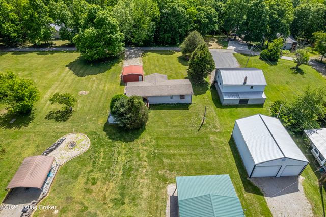 114 W Holiday Beach Loop, Mcdaniels, KY 40152