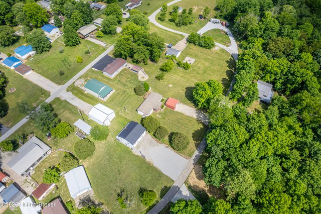 114 W Holiday Beach Loop, Mcdaniels, KY 40152