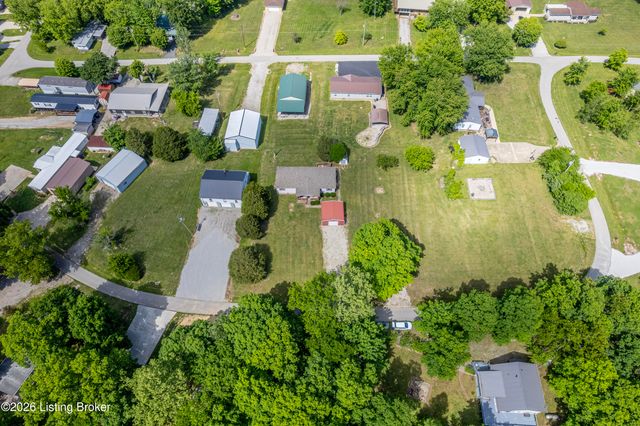 114 W Holiday Beach Loop, Mcdaniels, KY 40152