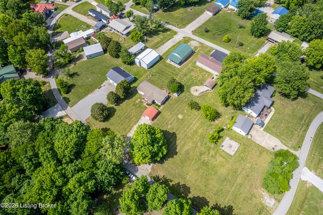 114 W Holiday Beach Loop, Mcdaniels, KY 40152