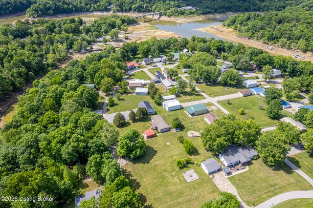 114 W Holiday Beach Loop, Mcdaniels, KY 40152